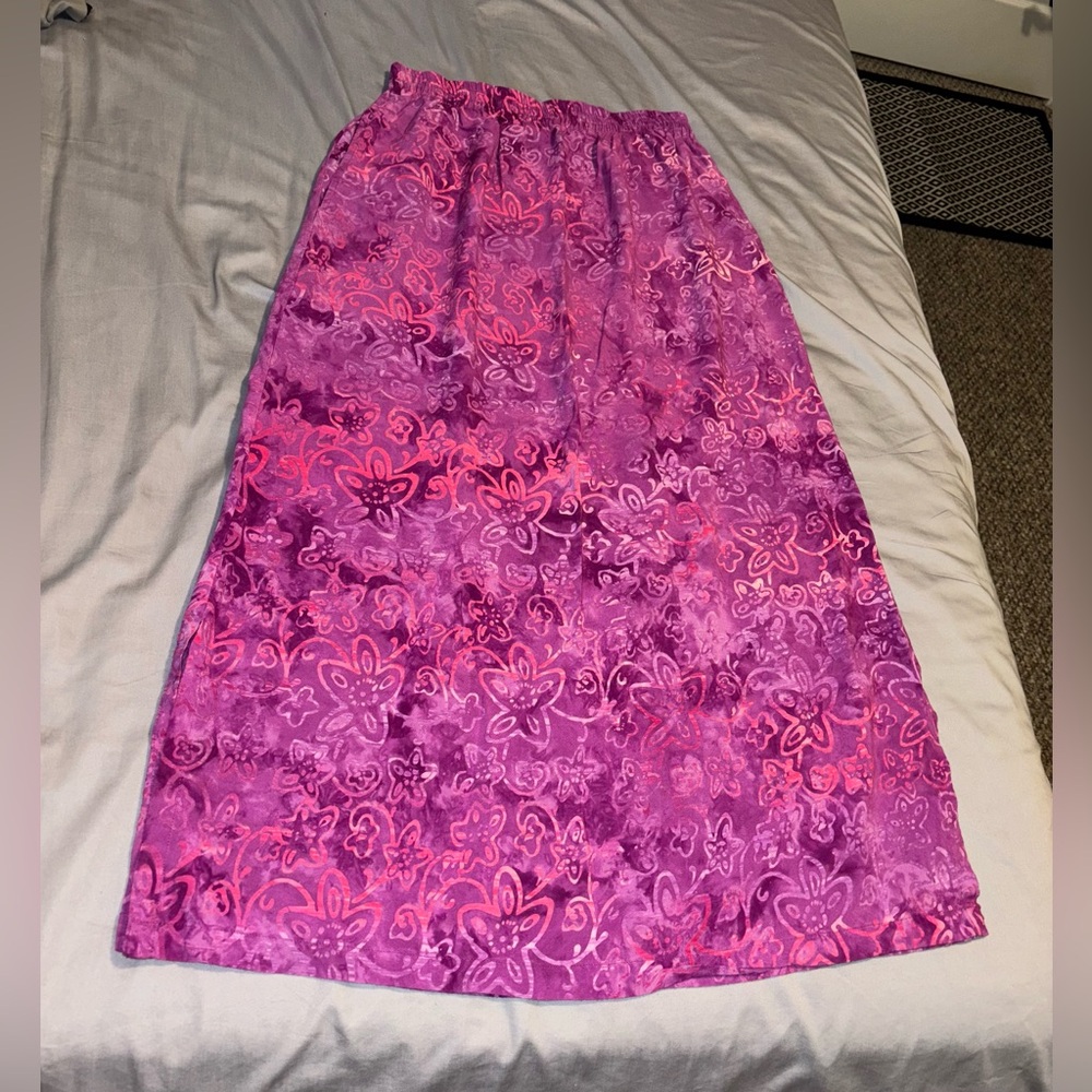 “Casual Studio” Women’s Floral Maxi Skirt Size Small NWOT